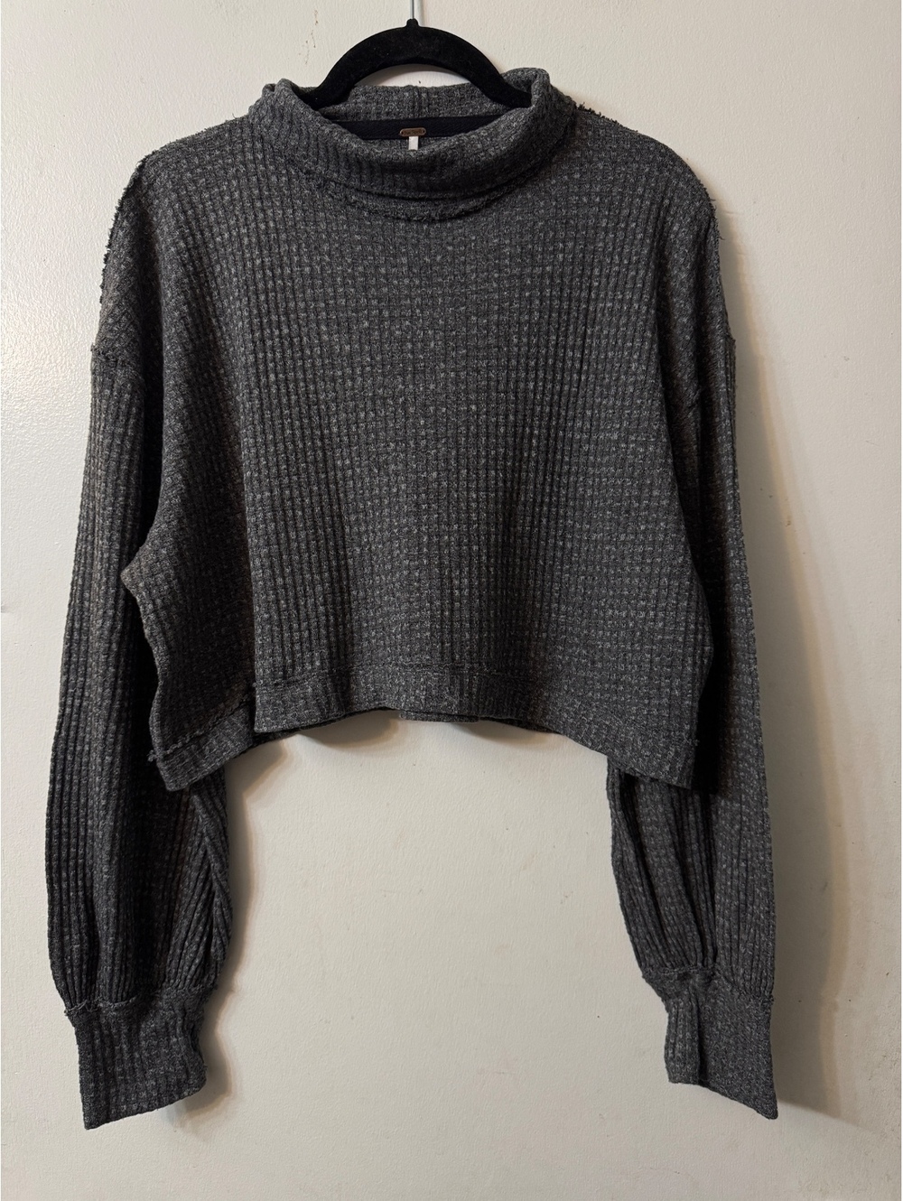 Free People charcoal gray waffle-knit turtleneck cropped top Size Medium